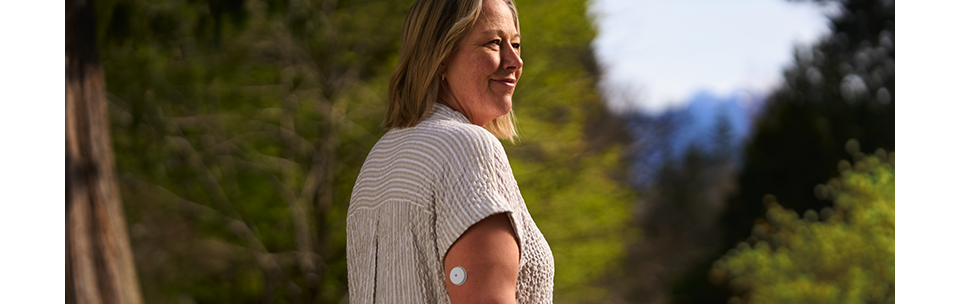 Woman wearing FreeStyle Libre sensor