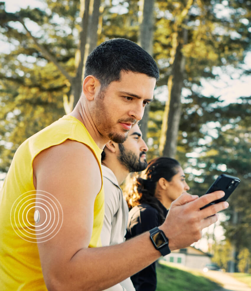 Man discovering the FreeStyle Libre 3 system