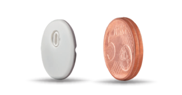 Sensor / The FreeStyle Libre 3 sensor is smaller than the size of two stacked 5-cent Euro coins 