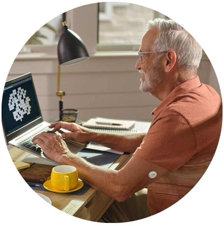 Man wearing FSL3 sensor