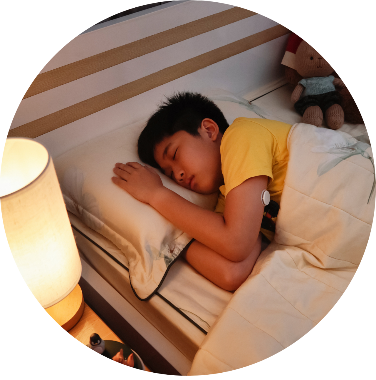 Boy sleeping, receive optional glucose alarms 
